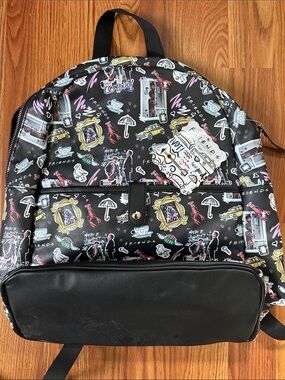 Black Patterned Men's Backpack - FRIENDS Print